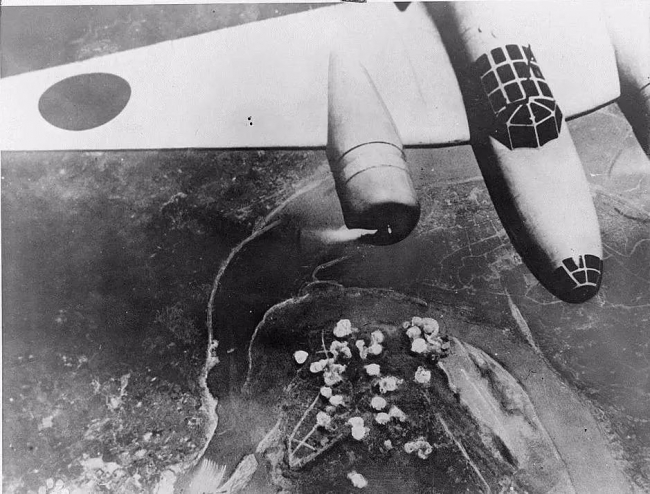 07日本报纸刊登的轰炸昆明的图片